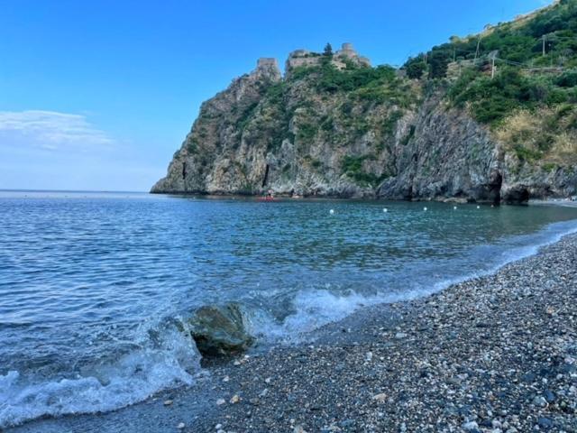 Incantevole Appartamento Taormina Sant'Alessio Siculo Eksteriør billede